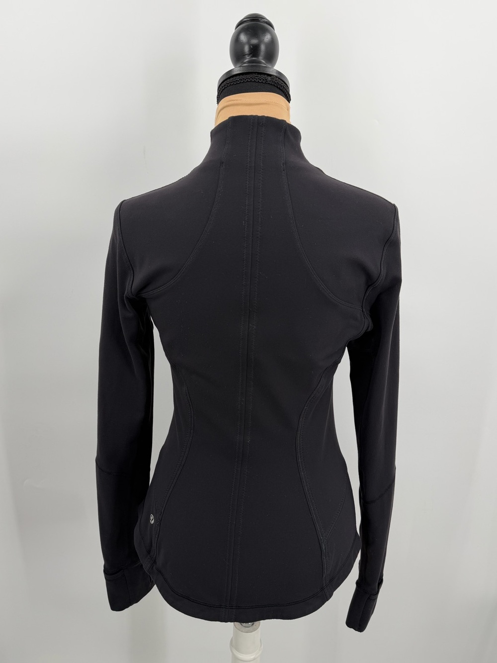 Lululemon Forme Jacket Black Full Zip Thumbholes Size 6 athleisure yoga Pilates - Picture 5 of 14